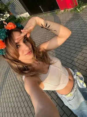 Laure Valee OnlyFans Leaked Free Thumbnail Picture - #9Z6dismUEo