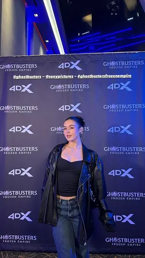 Lauren Gibson Thumbnail Picture