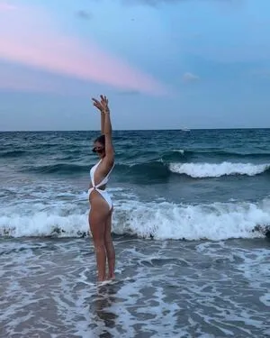 Lauren Snyder Thumbnail Picture