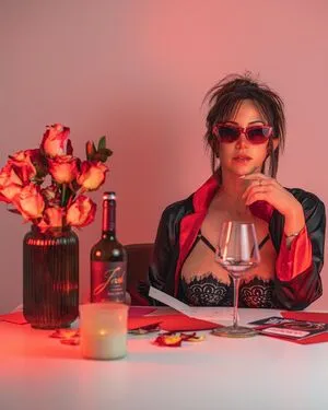 Lauryn Thumbnail Picture