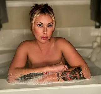 Lauryn Mae Thumbnail Picture