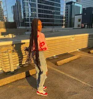 Lauryntierre Thumbnail Picture