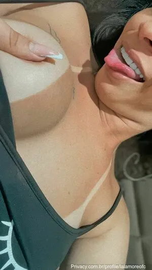 Layane Morelly Thumbnail Picture