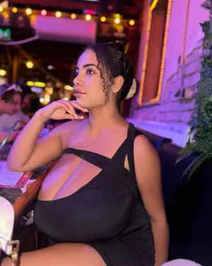 Laylasmain OnlyFans Leaked Free Thumbnail Picture - #P9AuXaep5a