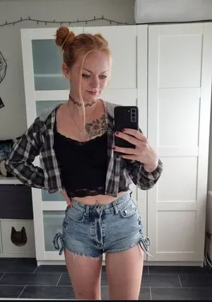 Lea Nici Thumbnail Picture