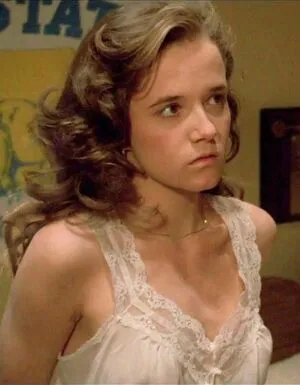 Lea Thompson Thumbnail Picture