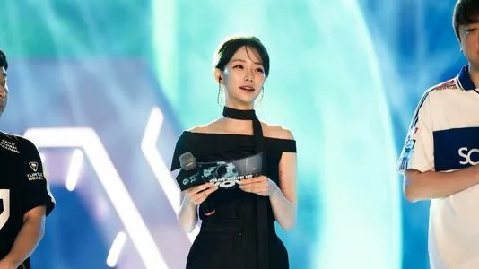 Lee Jennlee Jeong Hyun Thumbnail Picture