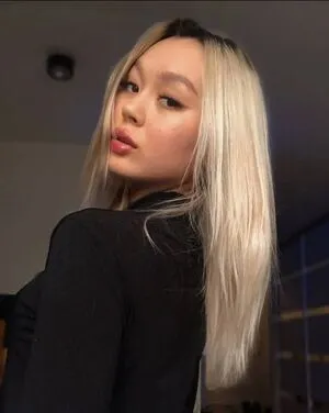 Leenylips Thumbnail Picture