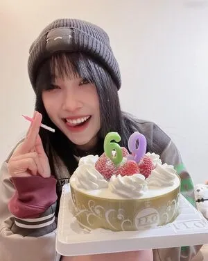 Leezi OnlyFans Leaked Free Thumbnail Picture - #4JSeogf2g5