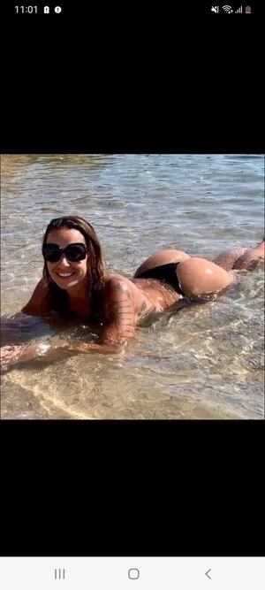 Leigh Anne Hodgson Thumbnail Picture