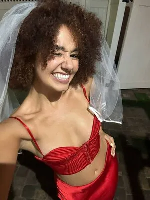 Lena Situations Thumbnail Picture