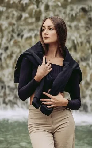Leonie Treiber Thumbnail Picture