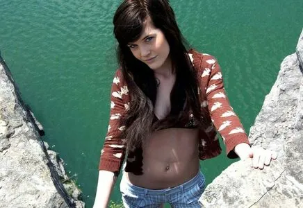 Levee Levee Suicide Thumbnail Picture