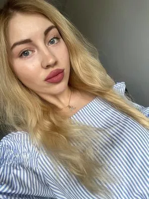 Leviiiiana Thumbnail Picture