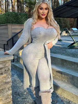 Lexibunni Thumbnail Picture