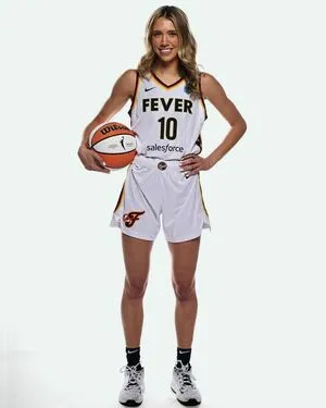 Lexie Hull Wnba Basketballer Thumbnail Picture