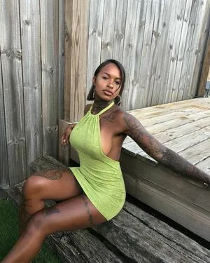 Lexonthemoonn Thumbnail Picture