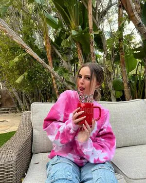 Lexy Kolker Thumbnail Picture