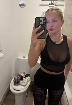 Lexy Stevens Thumbnail Picture