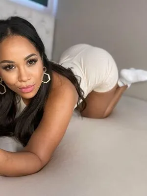Leyla Latin Thumbnail Picture
