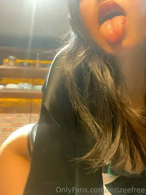 Lezizeefree OnlyFans Leaked Free Thumbnail Picture - #Q7Y4MEYsJD