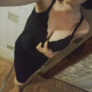 Lia Morano Thumbnail Picture