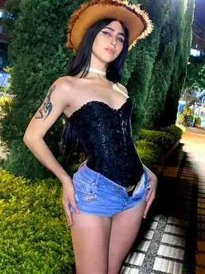 Lia Scarlett Thumbnail Picture