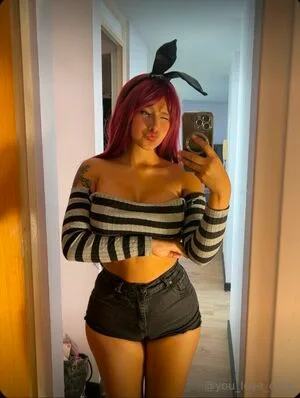 Liah Moon Thumbnail Picture