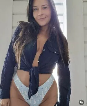 Liana Banks Thumbnail Picture