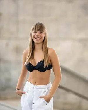 Lidia Izquierdo Thumbnail Picture