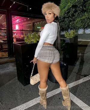 Lightskinkim Thumbnail Picture