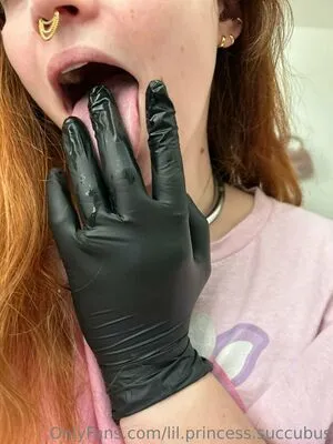 Lil Princess Succubus Thumbnail Picture