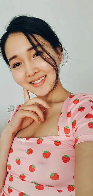 Lilly Ay Thumbnail Picture