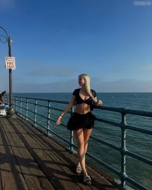Lilly Jenisch Thumbnail Picture