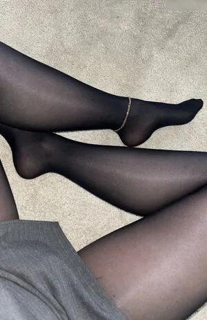 Lilou Loves Nylon Thumbnail Picture