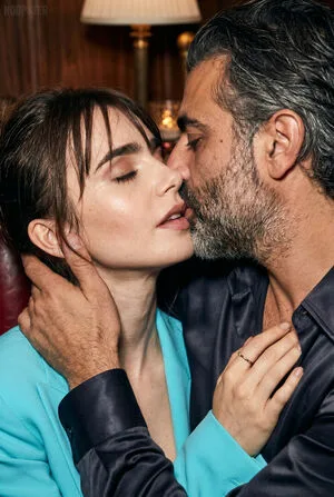 Lily Collins OnlyFans Leaked Free Thumbnail Picture - #WOQa5Setus