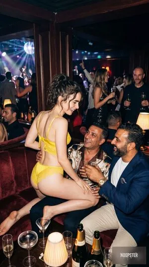 Lily Collins OnlyFans Leaked Free Thumbnail Picture - #bQ83QLcpf2