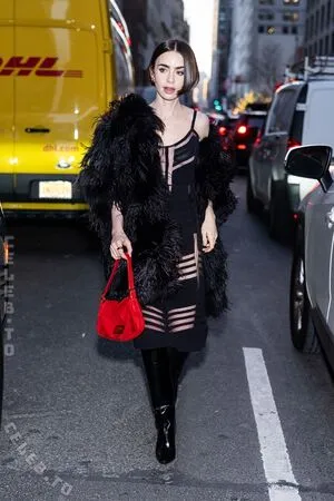 Lily Collins OnlyFans Leaked Free Thumbnail Picture - #f3P1pFEAMJ