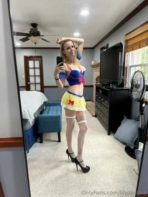 Lily Devyne Thumbnail Picture