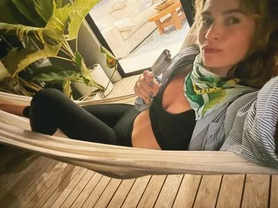 Lily James OnlyFans Leaked Free Thumbnail Picture - #AddfCMC8y8