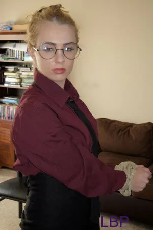 Lily Maevon Thumbnail Picture