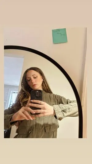 Lily Mo Sheen Thumbnail Picture