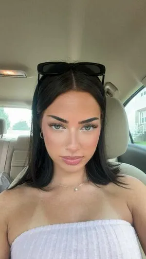 Lily Weber OnlyFans Leaked Free Thumbnail Picture - #AwpaMvYob1