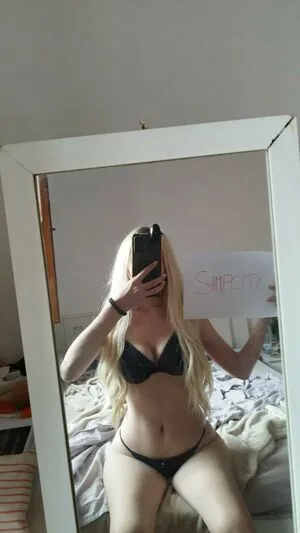 Lilyblondee Thumbnail Picture