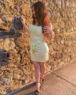 Lilypavement Thumbnail Picture