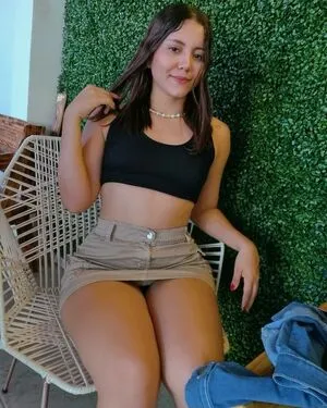 Lindaperdomo24 Thumbnail Picture