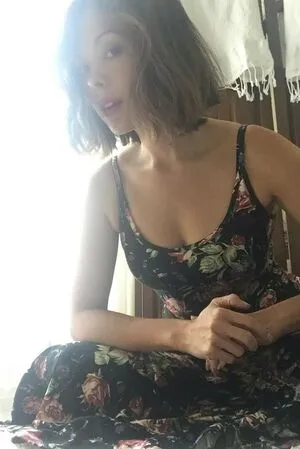 Lindsay Price Thumbnail Picture