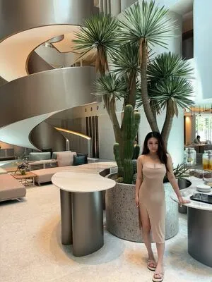 Ling 00 Ee OnlyFans Leaked Free Thumbnail Picture - #5BmzbPq8dw
