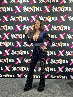 Lisa Ann Thumbnail Picture