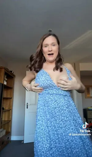 Lisa Dollan Thumbnail Picture
